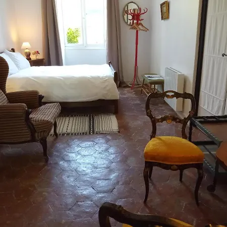 L'ancien Prieure فندق مبيت وإفطار 3*