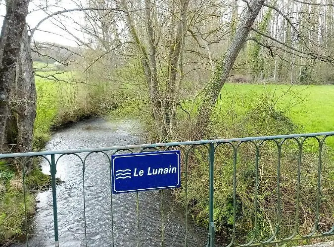 L'ancien Prieure Panzió Lorrez-le-Bocage-Preaux